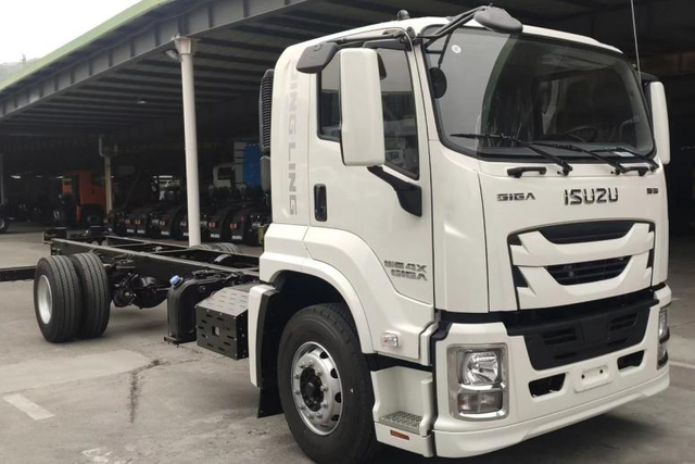  Qingling ISUZU Sewage Suction Truck 12m&sup3; 4x2 QL1180JQFRY