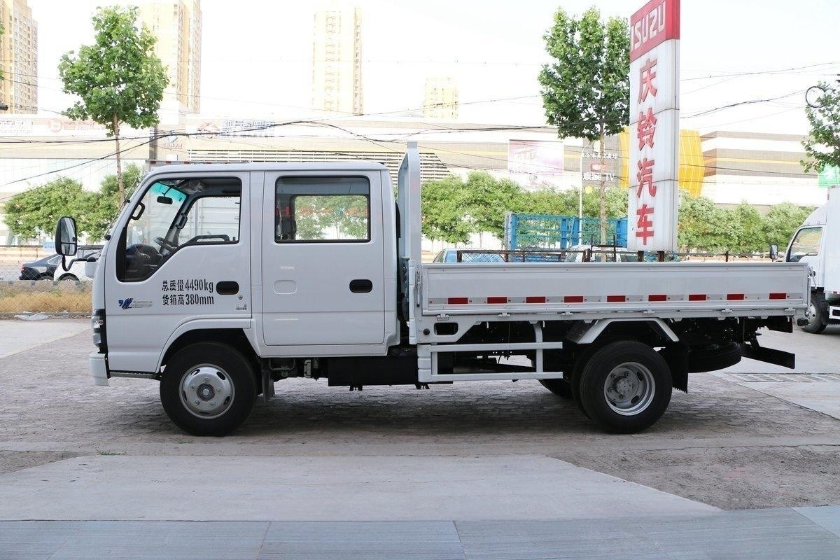  Qingling ISUZU 600P 4x2 Light truck QL1040A5HW