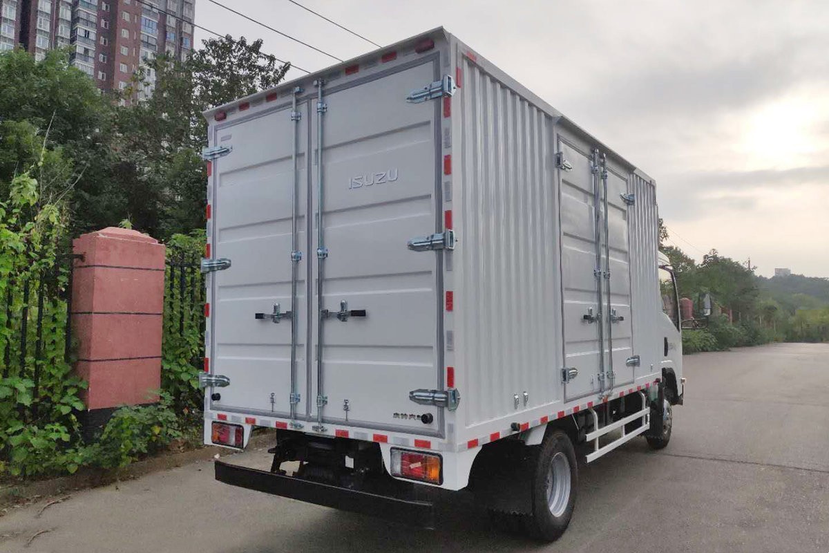 Qingling ISUZU Van Truck KV100 4x2 QL5044XXYAMHAJ