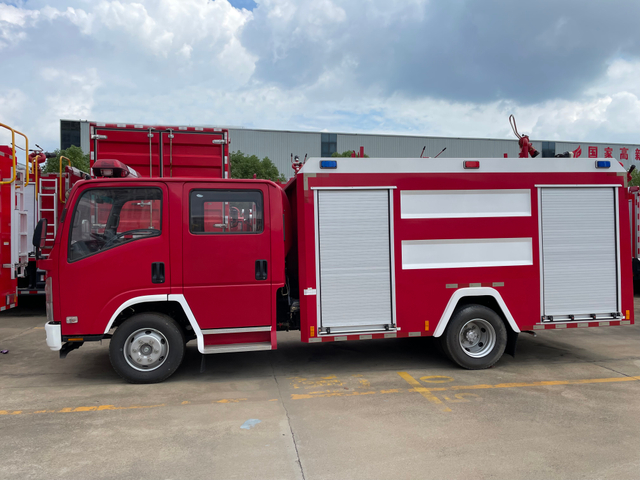 Qingling ISUZU 3500L Fire truck 4x2 QL1100A8KAY