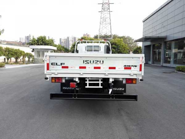  Qingling ISUZU 189PS Medium Duty Truck 700P 4x2 QL1100A8LA