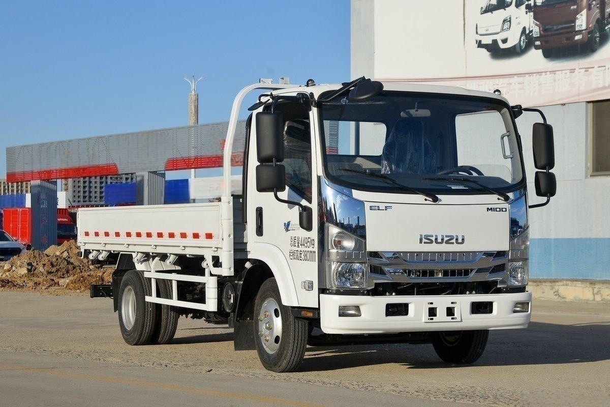  Qingling ISUZU M100 light truck 4x2 QL1045BUHA