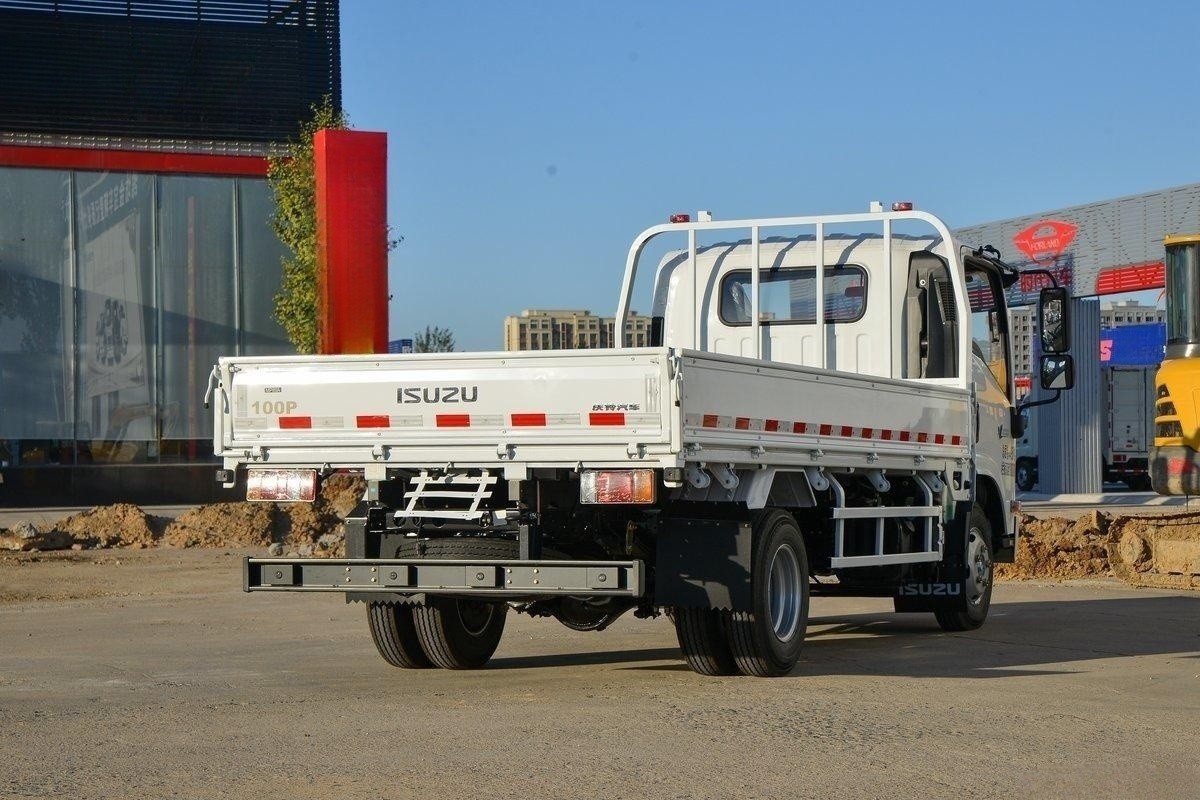  Qingling ISUZU M100 light truck 4x2 QL1045BUHA