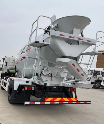 ISUZU FTR Mixer Truck QL1180VMFRY