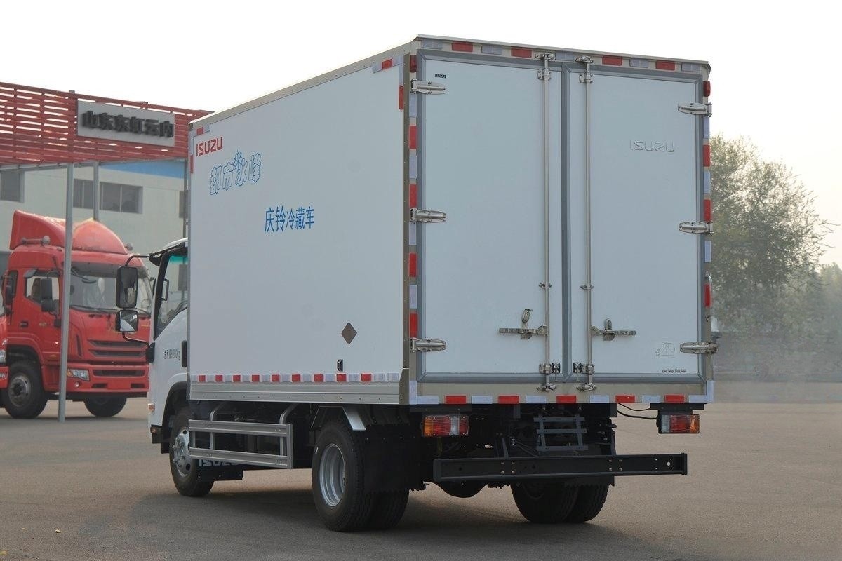 QingLing ISUZU KV600 Refrigerated truck 4x2 QL5080XLCBUHAJ