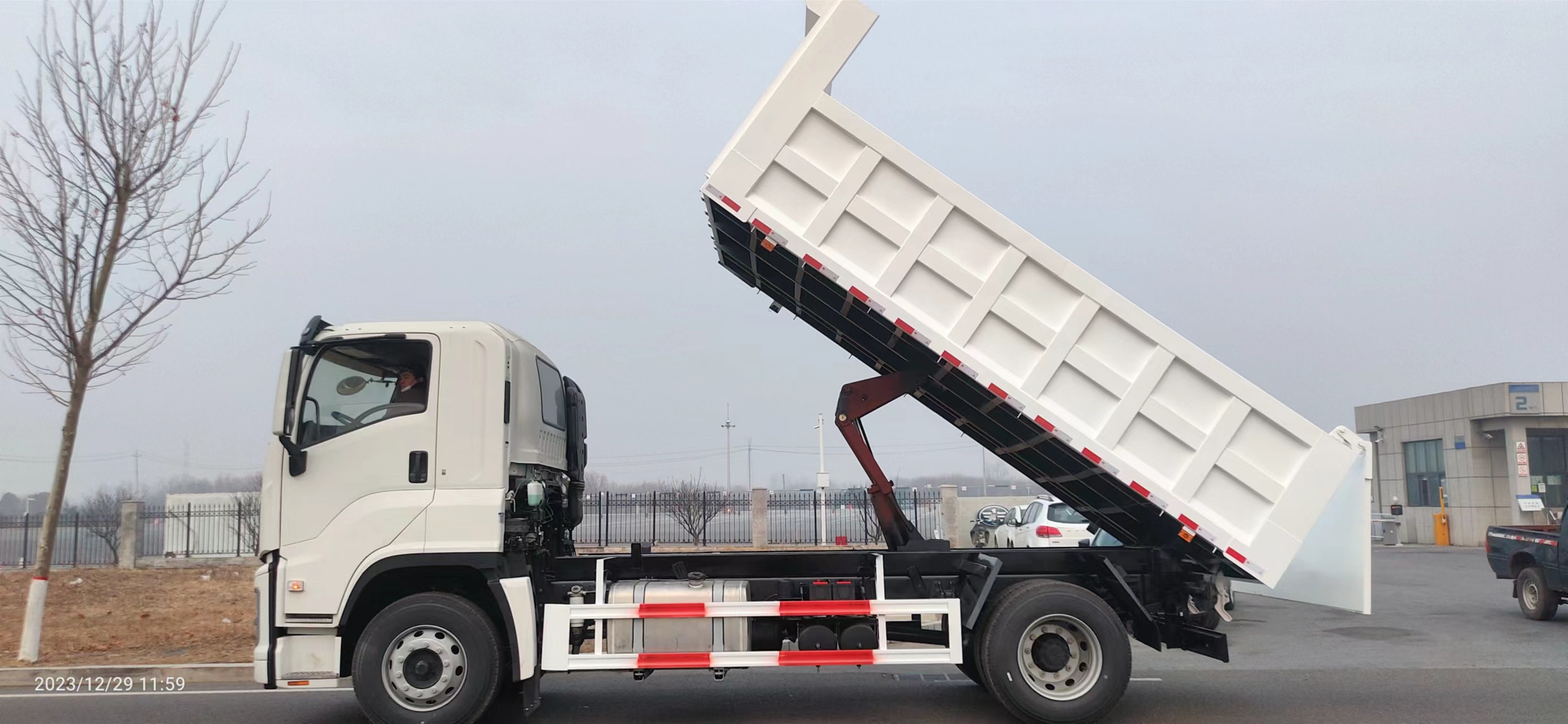  Qingling ISUZU Dump Truck 240PS 4x2 10m&sup3; QL1180EQFRCY 
