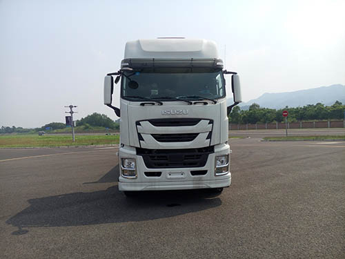 ISUZU GIGA VC61 420PS Tractor Truck (Deluxe Type)