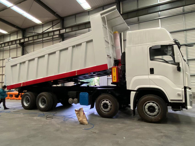  Qingling ISUZU Dump Truck 8x4 QL5400GXFW2VCHY