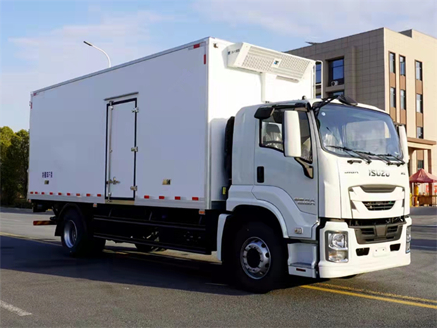 QINGLING ISUZU FTR 4X2 10 Ton Refrigerated Truck QL1180JQFRY