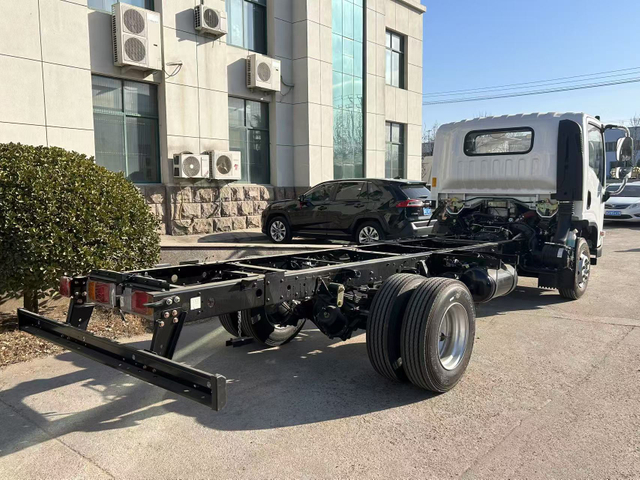  Qingling ISUZU KV100 Light Truck Chassis (RHD)