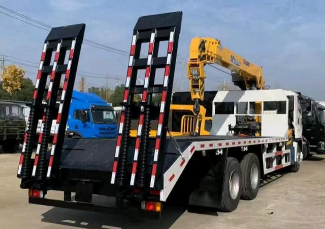 ISUZU VC66 6x4 Light Truck with 10 Ton Crane QL5350TZZW6TDZY