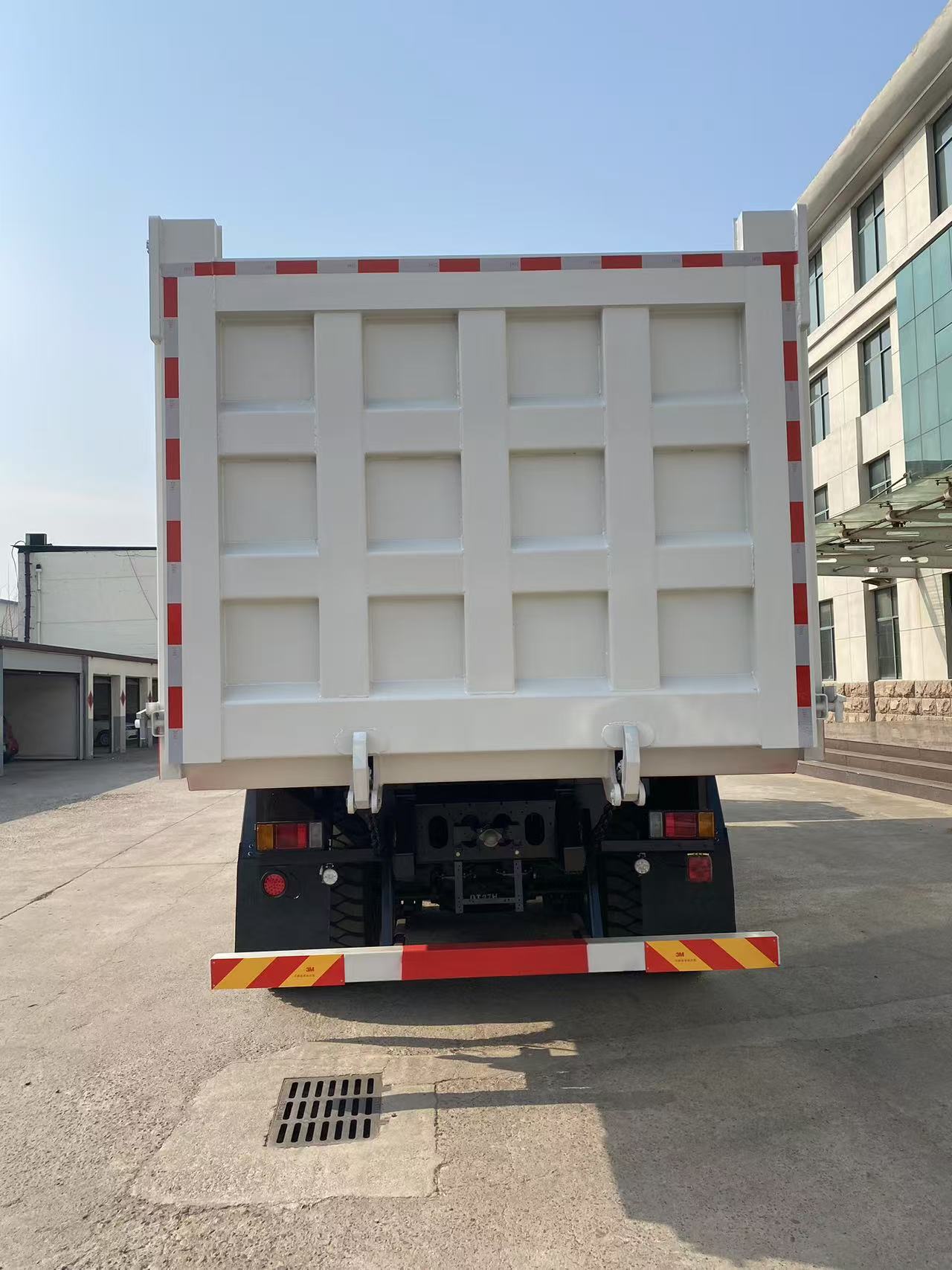 QINGLING ISUZU 6X6 DUMP TRUCK (EURO VI) QL1250U4QDZCY