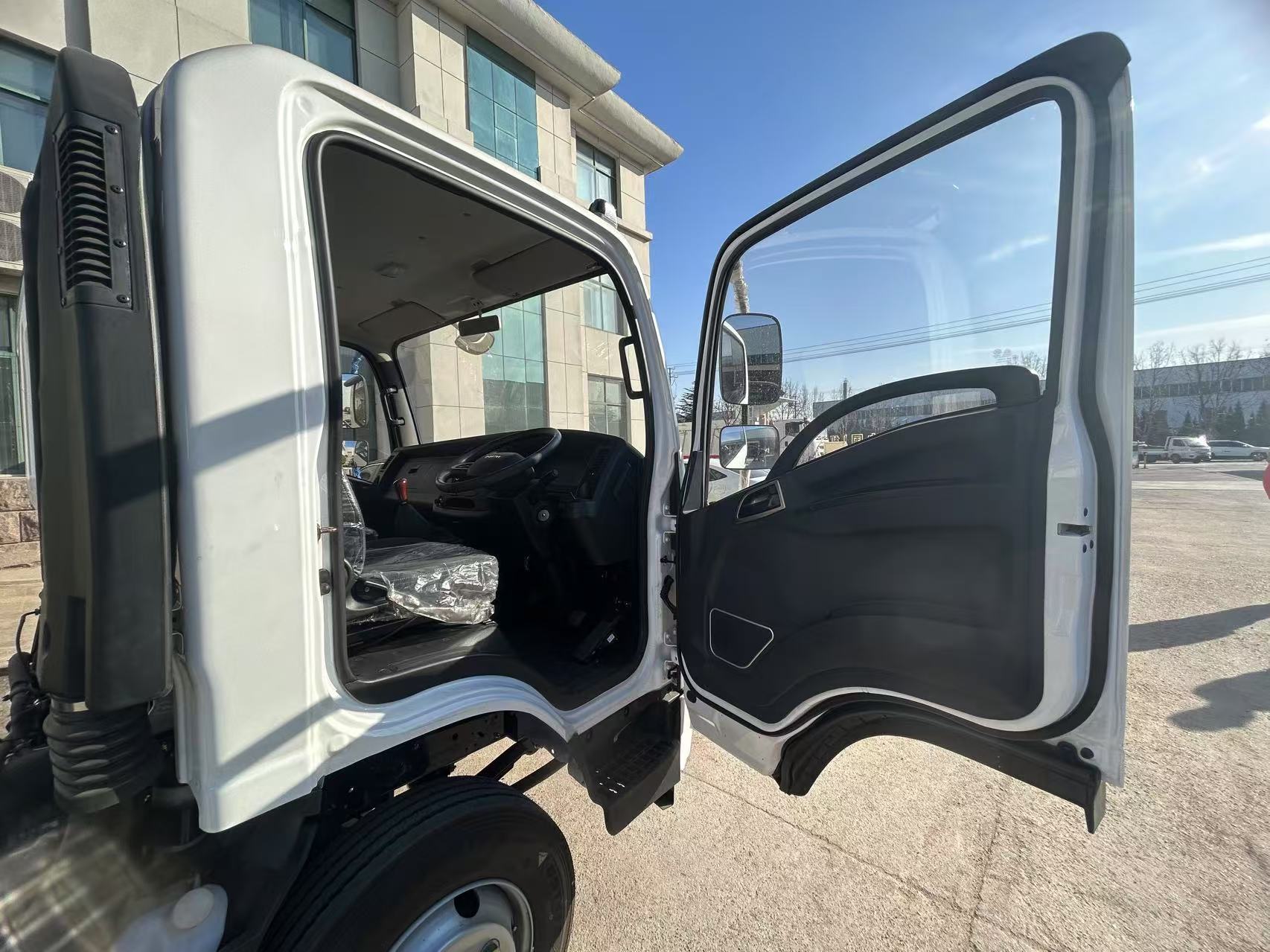  Qingling ISUZU KV100 Light Truck Chassis (RHD)