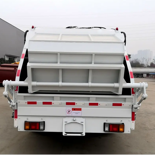 QINGLING 700P 6 Wheeler Garbage Compactor Truck