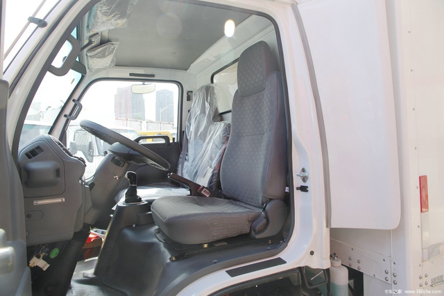 Qingling-Isuzu EVK100 7.3T 4.97 Meters Electric Truck QL5070XXYBEVECDA 96.77kWh