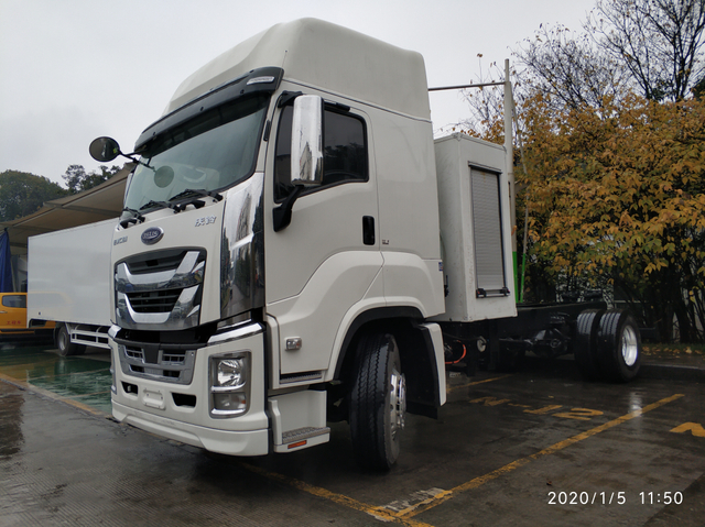 Qingling-Isuzu Electric Truck VC61 Heavy Tractor Truck Head