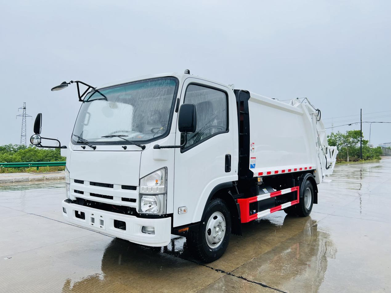 QingLing ISUZU 700P 4x4 6M3 Compressed Garbage TRUCK QL1110CNHAY