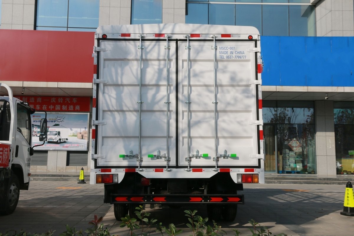  Qingling NIKA Stake truck 4x2 QL5040CCYMFHA