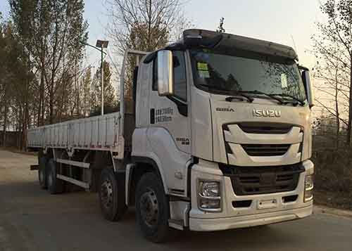 Qingling Isuzu Giga Tractor Truck VC61 6X4 QL1310U1VDH