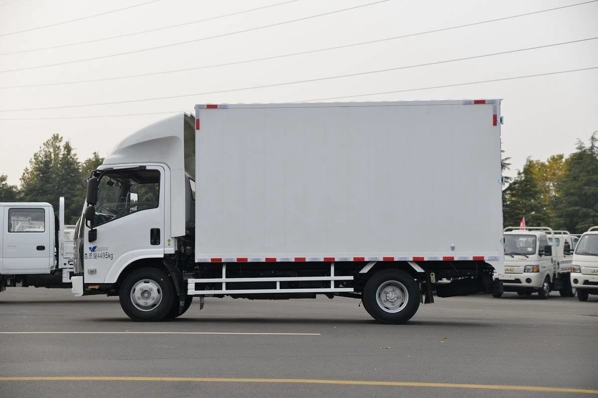  Qingling ISUZU M100 Van Truck 4x2 QL1043MVHA