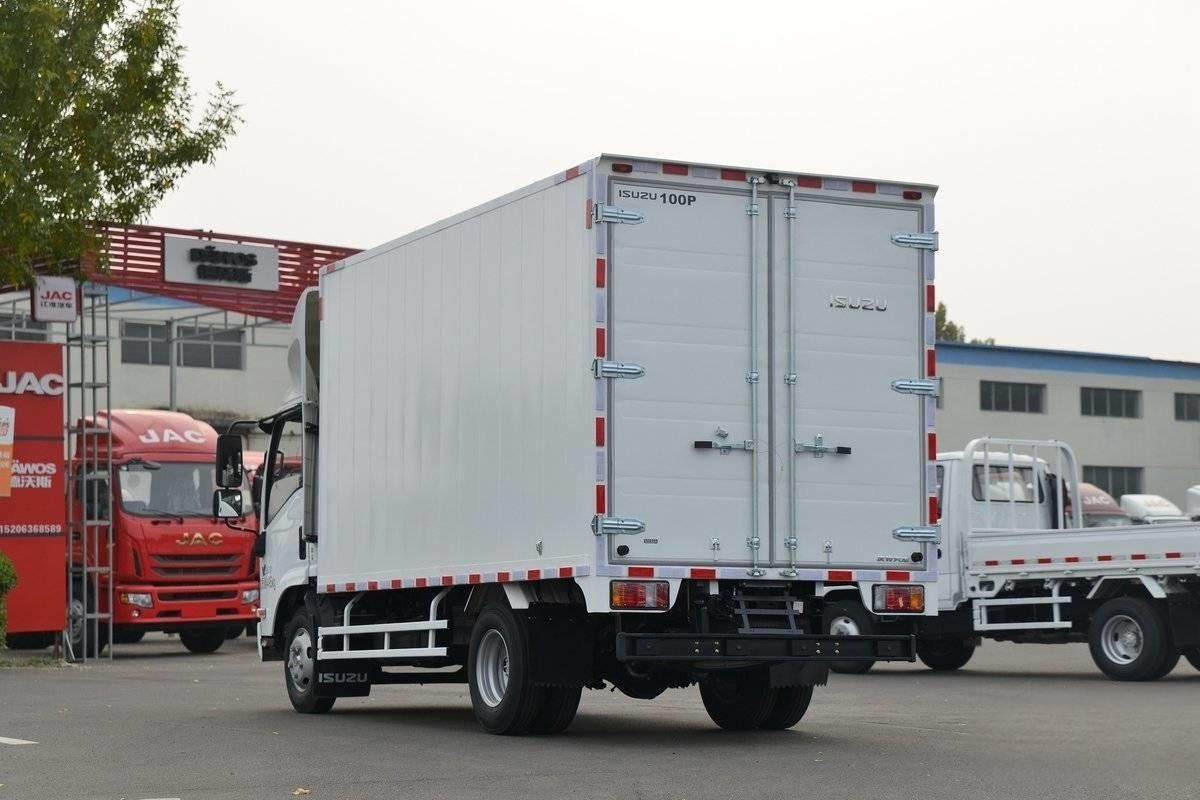  Qingling ISUZU M100 Van Truck 4x2 QL1043MVHA