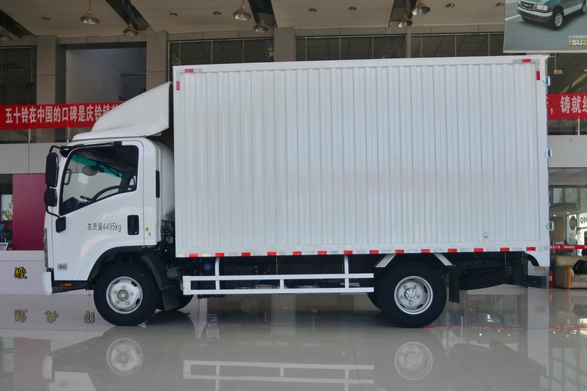 Qingling ISUZU Van Truck KV100 4x2 QL5043XXYBUHAJ