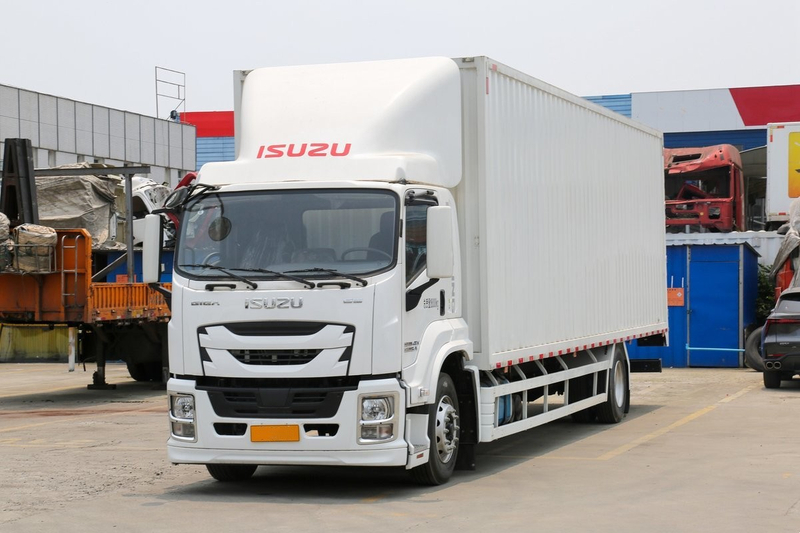  Qingling ISUZU Giga Van Truck 700P 4x2 QL5181XXYAJWH