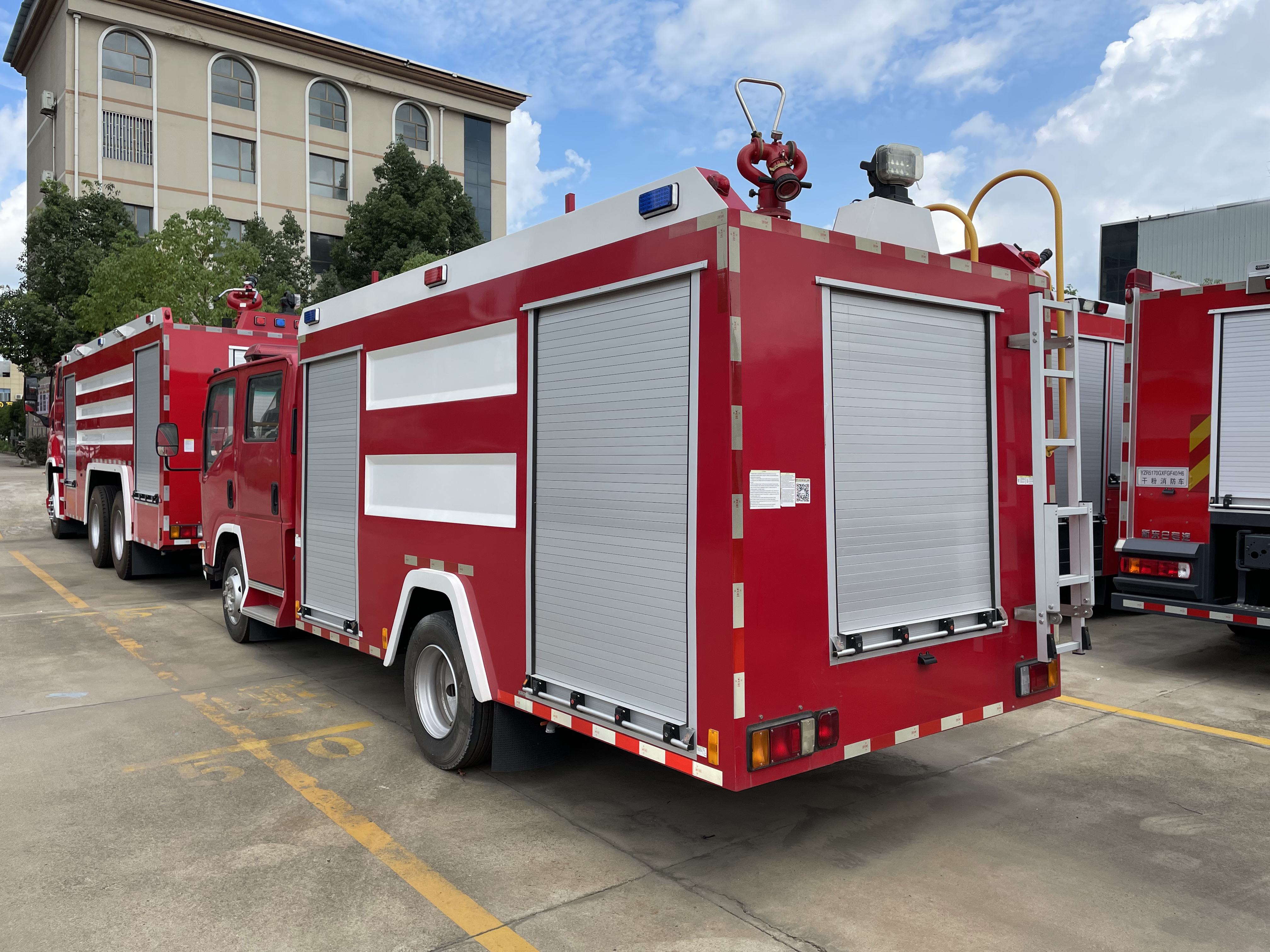 Qingling ISUZU 3500L Fire truck 4x2 QL1100A8KAY