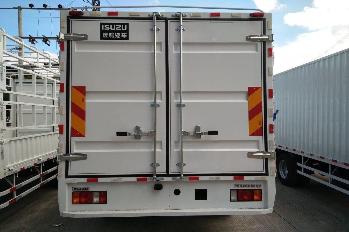  Qingling ISUZU StakeTruck 100P 4x2 QL5040CCYBUHAJ