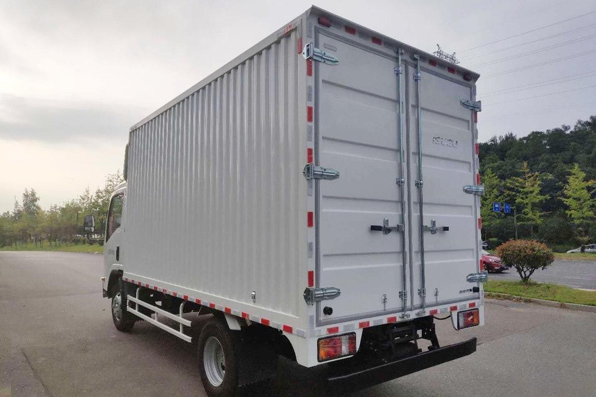 Qingling ISUZU Van Truck KV100 4x2 QL5043XXYAMHAJ