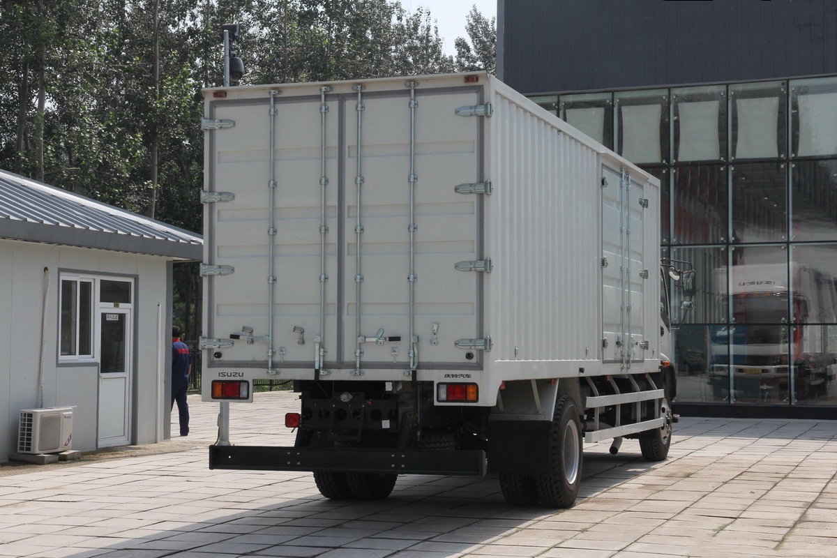  Qingling ISUZU FVR Van Truck 4x2 QL5180XXYEQFR