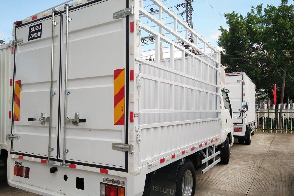  Qingling ISUZU StakeTruck 100P 4x2 QL5040CCYBUHAJ