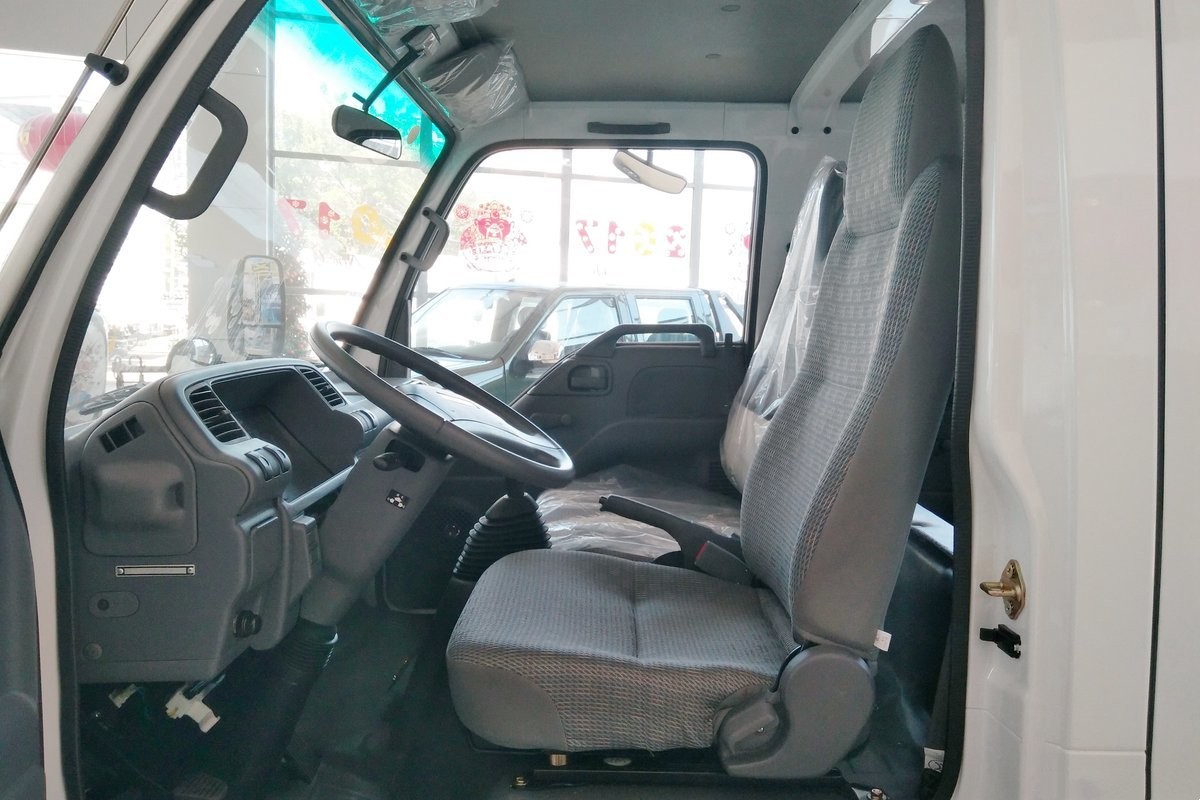  Qingling ISUZU Van Truck 100P 4x2 QL5040XXYBUEW