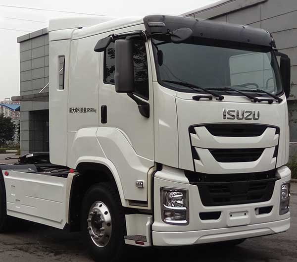 Qingling Isuzu Giga Tractor Truck VC61 6X4 QL4180U2JDR