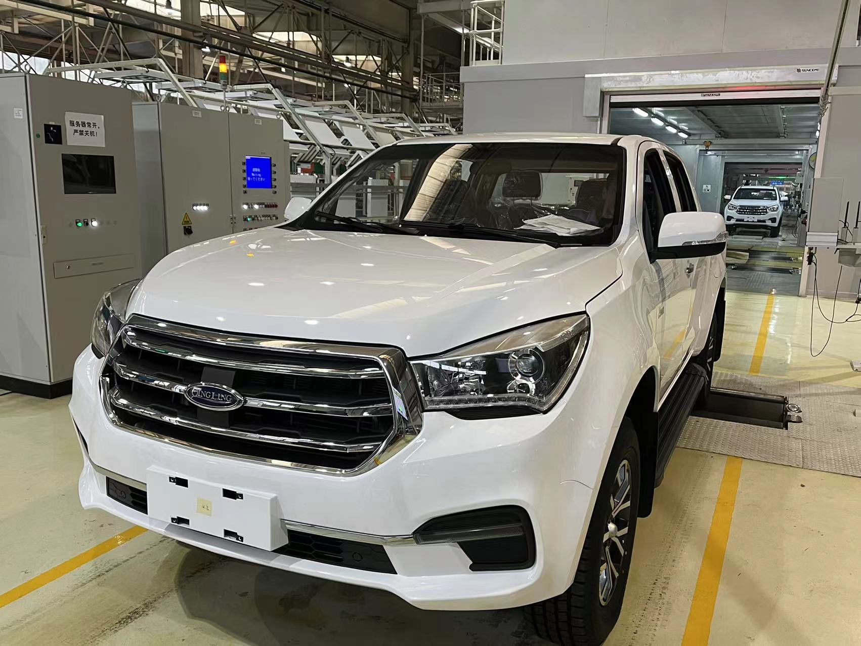  Qingling ISUZU White Double Row Cab Cargo Truck QL1030BZHW
