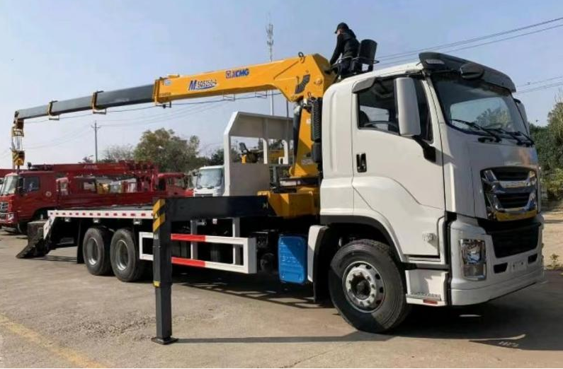 ISUZU VC66 6x4 Light Truck with 10 Ton Crane QL5350TZZW6TDZY