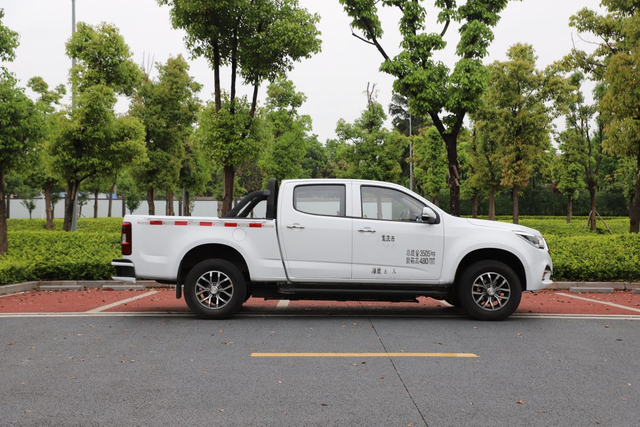 Qingling ISUZU EV pickup truck 4x2 QL1030BEVEEGW