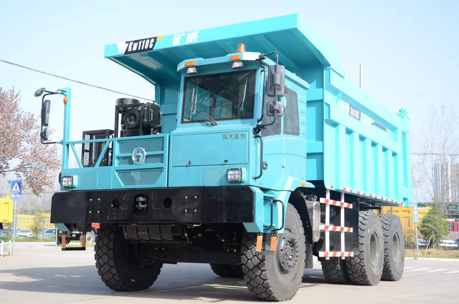SHACMAN Wide Body Dump Truck 