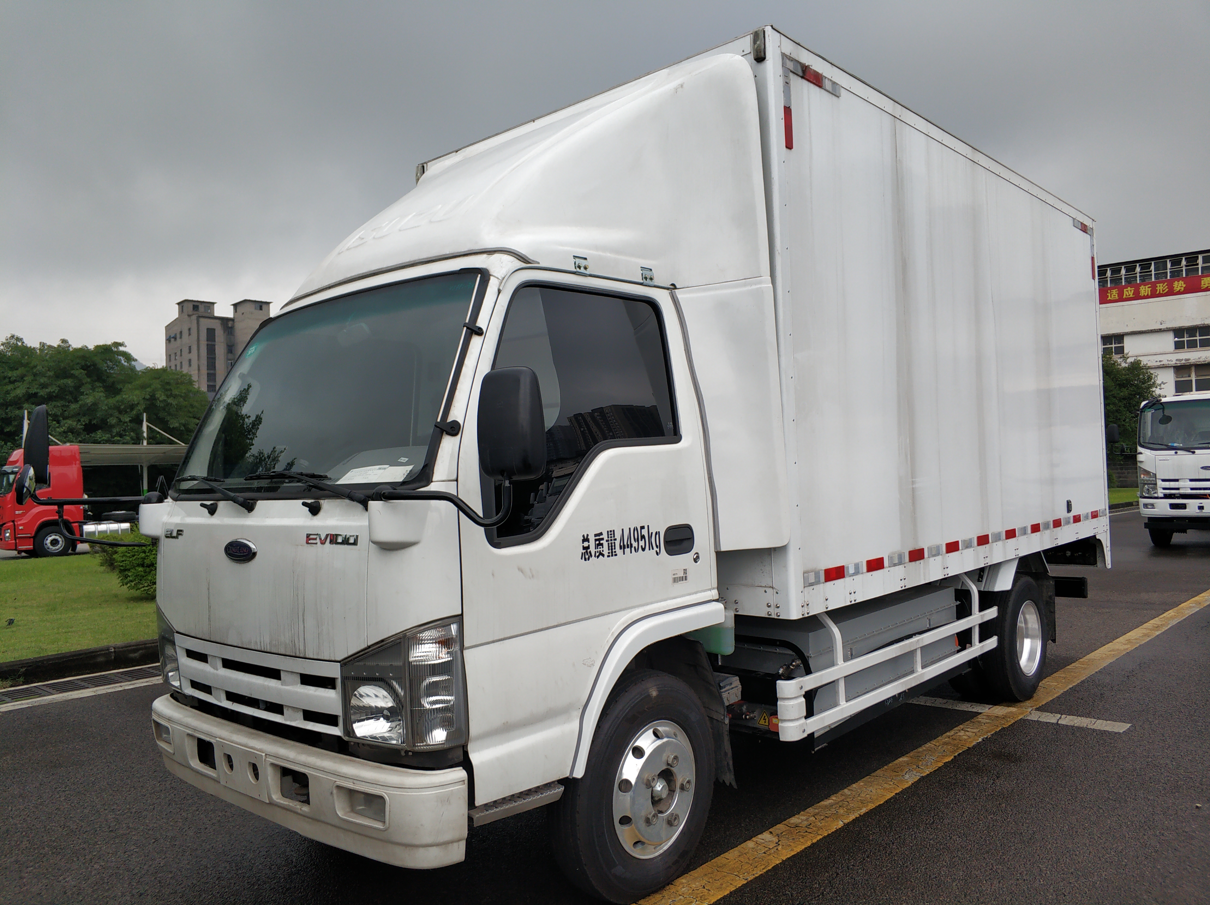  Qingling ISUZU Van Truck 700P 4x2 QL5100XXYA8PA