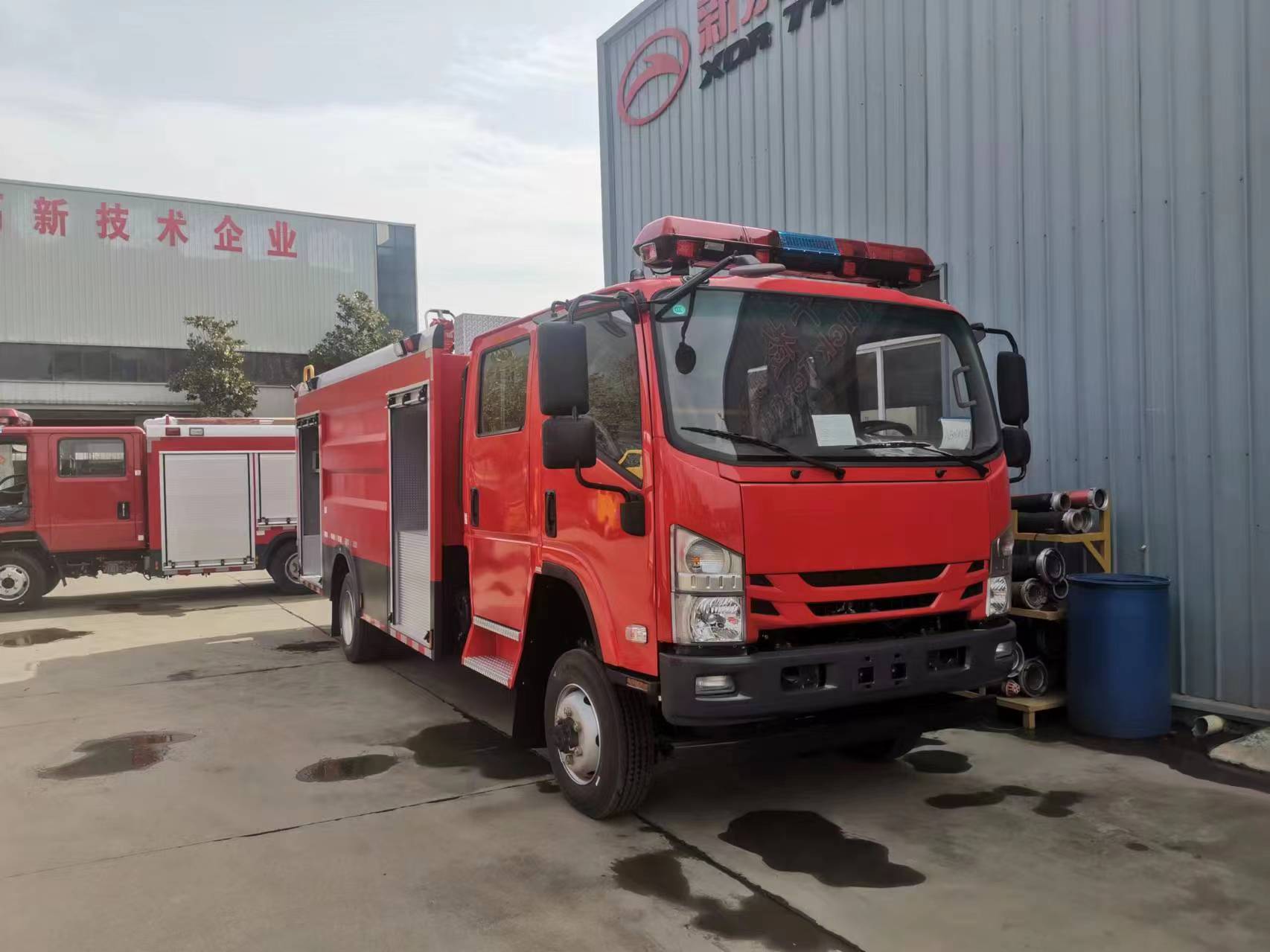 Qingling ISUZU 4X2 4000L Fire truck E6