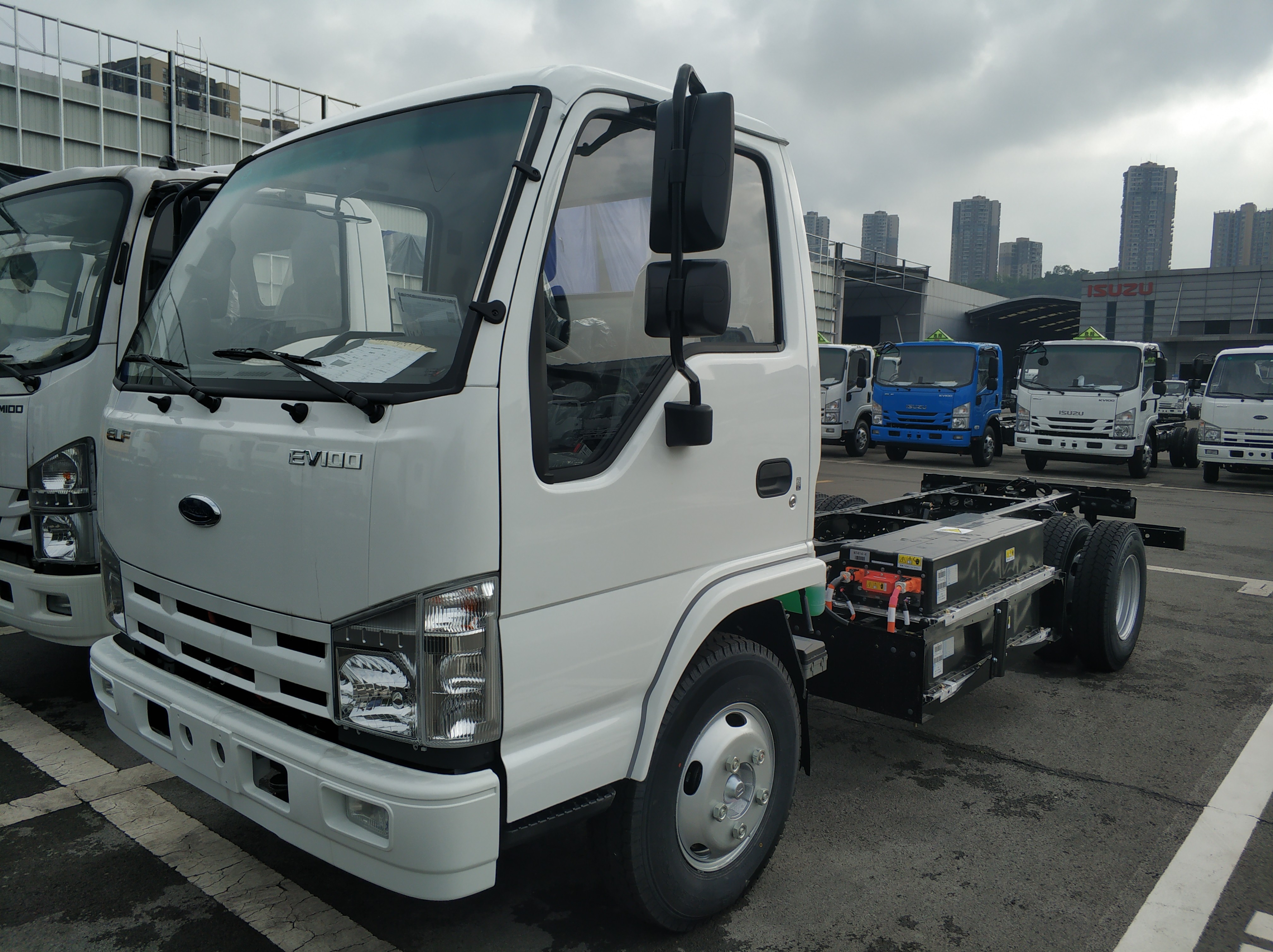 Qingling 700p 4X2 Bus Chassis with 4HK Engine